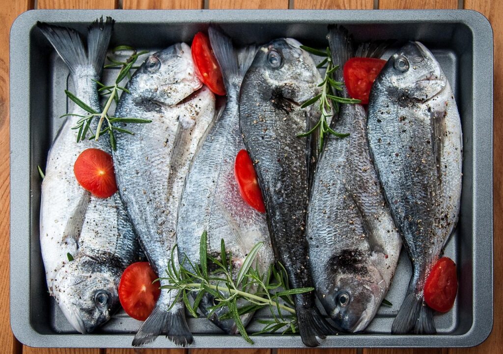 Il pesce si deve lavare prima di cucinarlo? Ecco cosa dice l’esperto