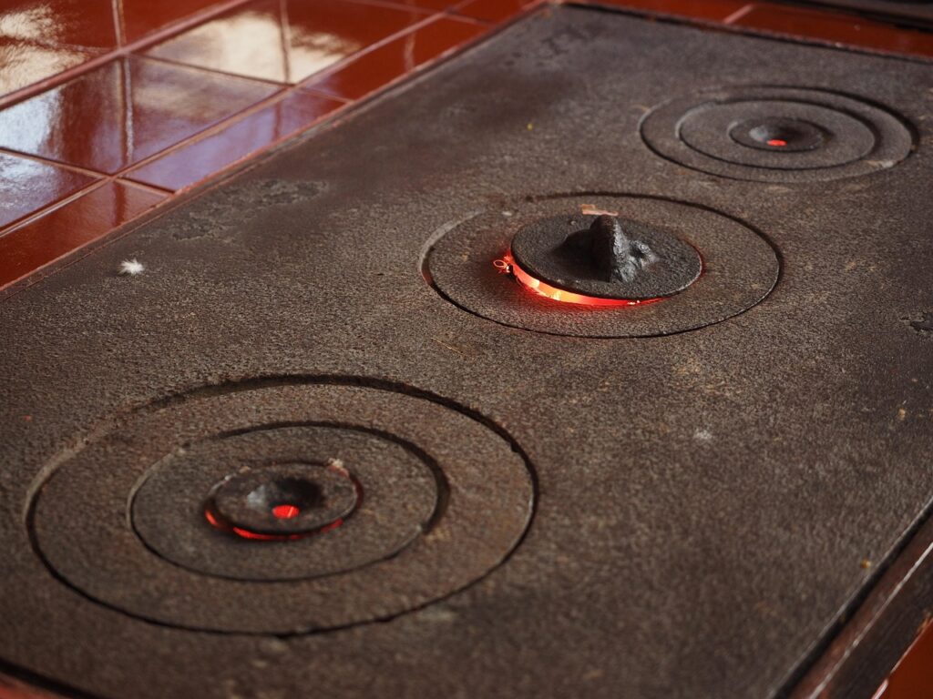 Stufe a pellet: i nuovi limiti regionali in vigore da aprile e cosa rischi se non li rispetti