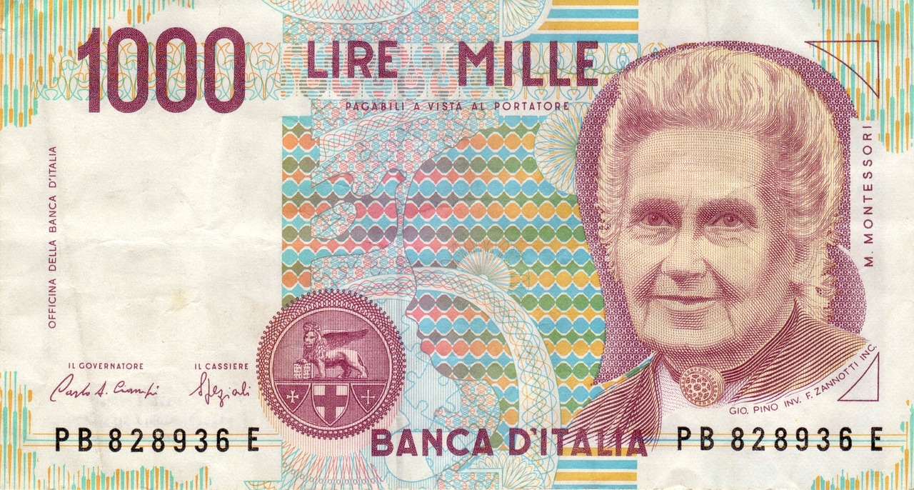 Vecchie banconote da lire con immagini di Maria Montessori, simbolo di valore collezionistico attuale.